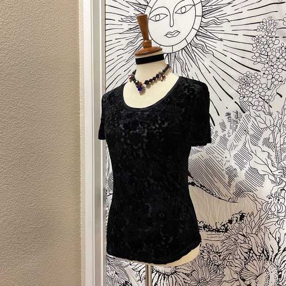 🌈 Beautiful Vintage Italian Velvet top - Picture 4 of 11